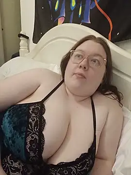 Sexycurvyemilyy online show from June 6, 2026, 9:08 pm