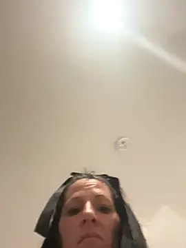 Snapshot of DominiqueX0 chatting on October 17, 2025, 11:40 pm DominiqueX0 online show from October 17, 2025, 11:40 pm