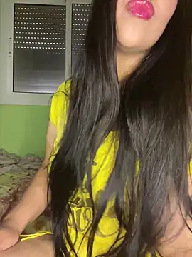 Mayacrayzi online show from April 20, 2026, 2:42 pm