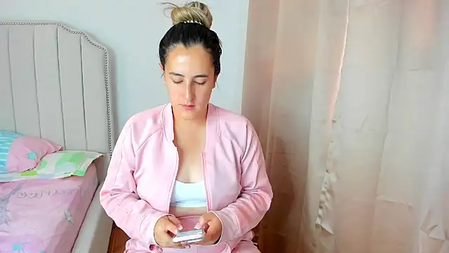 Hanna86 online show from September 11, 2025, 12:05 pm