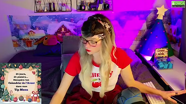 Kittychatte online show from December 18, 2025, 9:10 pm