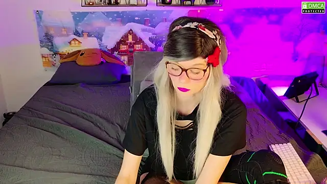 Kittychatte online show from January 13, 2026, 9:09 pm