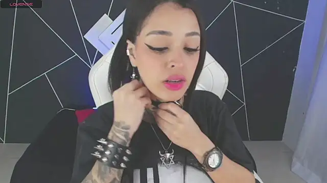 farichell online show from November 6, 2025, 9:05 pm