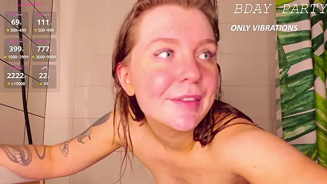 yourlovelyjul online show from May 18, 2026, 8:25 pm