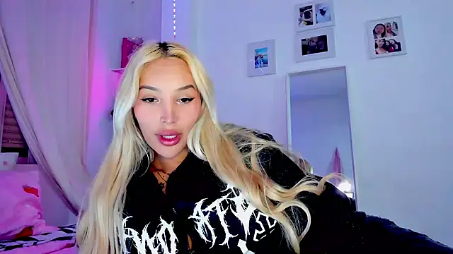  viioletweekend  online show from February 16, 2026, 8:38 pm