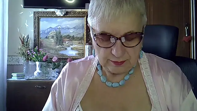 SweetCherry27 online show from September 14, 2025, 4:44 am