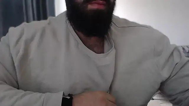 hugemachohandsome online show from October 19, 2025, 7:53 am