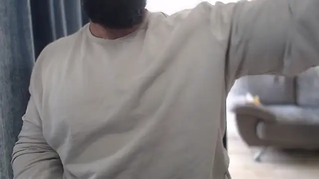 hugemachohandsome online show from October 27, 2025, 11:58 am