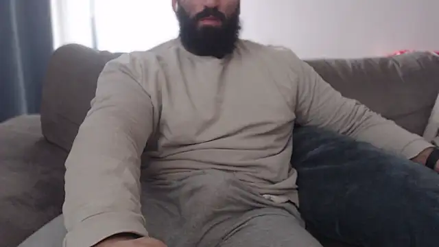 hugemachohandsome online show from December 21, 2025, 10:44 am