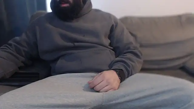 hugemachohandsome online show from January 6, 2026, 10:41 am