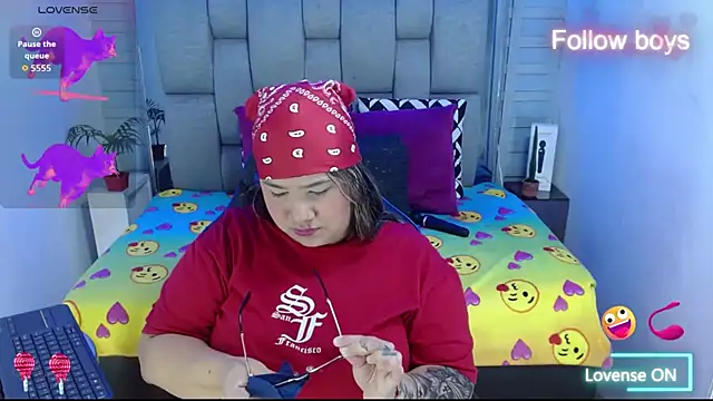 evelin zaens online show from December 5, 2025, 4:21 am