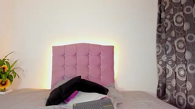 MarieLatex online show from December 27, 2024, 12:07 am