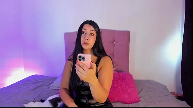 MarieLatex online show from December 2, 2025, 8:26 pm