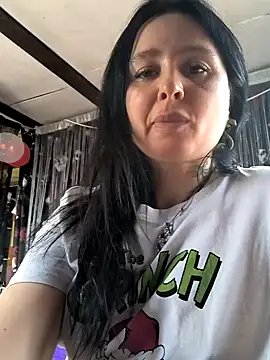 KikiXRed online show from March 16, 2026, 10:52 am