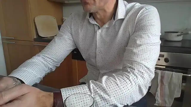 jouet75 online show from March 23, 2026, 12:53 pm