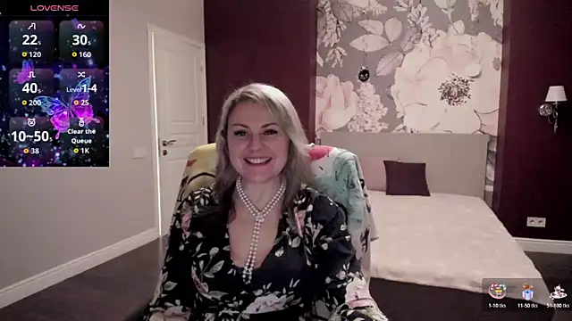 Candy Long online show from December 18, 2025, 7:20 pm