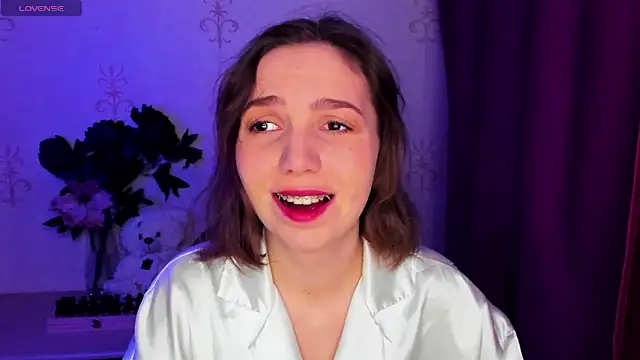 KindHazelHere  online show from February 14, 2026, 8:16 pm