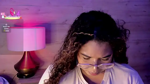  nickypurple  online show from March 21, 2025, 12:06 pm