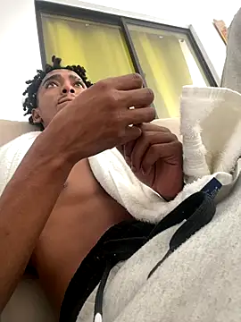 matatanlove online show from October 18, 2025, 4:41 pm