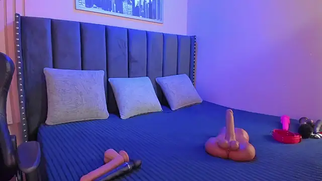 ashlye miller  online show from September 12, 2025, 4:12 am