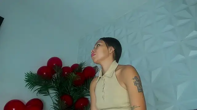 Snapshot of Hellen_Sky chatting on January 16, 2026, 7:07 pm Hellen Sky online show from January 16, 2026, 7:07 pm