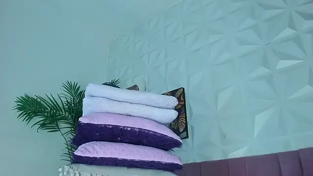 Snapshot of Hellen_Sky chatting on February 2, 2026, 7:12 pm Hellen Sky online show from February 2, 2026, 7:12 pm