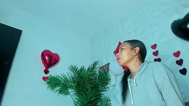 Snapshot of Hellen_Sky chatting on February 21, 2026, 7:04 pm Hellen Sky online show from February 21, 2026, 7:04 pm