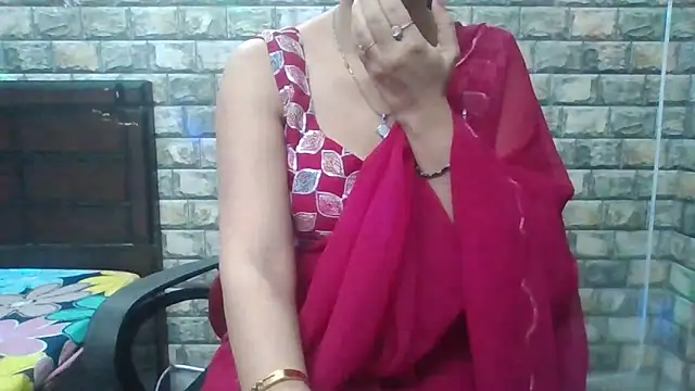 Snapshot of Sexy_iknoor chatting on November 10, 2025, 4:44 am Sexy iknoor online show from November 10, 2025, 4:44 am