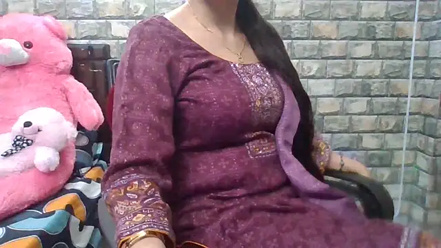 Snapshot of Sexy_iknoor chatting on November 25, 2025, 4:23 am Sexy iknoor online show from November 25, 2025, 4:23 am