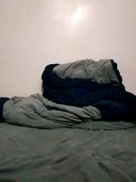 pretty-donna online show from November 3, 2025, 12:17 pm