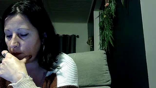 feline27 online show from January 6, 2026, 5:49 pm