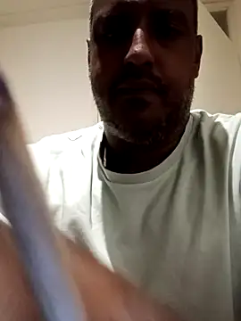 Snapshot of bink1982 chatting on February 18, 2026, 9:00 pm bink1982 online show from February 18, 2026, 9:00 pm