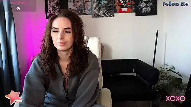 Snapshot of xx_adrihanna_xx chatting on February 14, 2025, 6:12 am xx adrihanna xx online show from February 14, 2025, 6:12 am