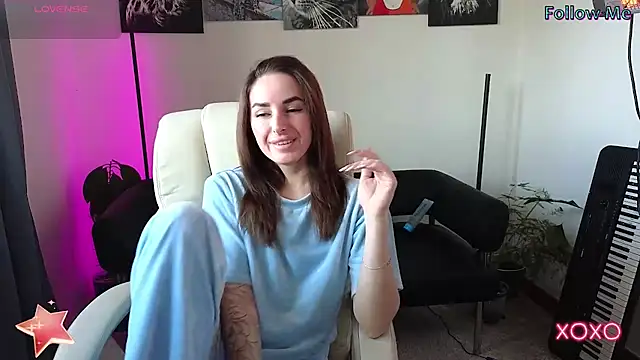 Snapshot of xx_adrihanna_xx chatting on February 28, 2025, 6:21 am xx adrihanna xx online show from February 28, 2025, 6:21 am