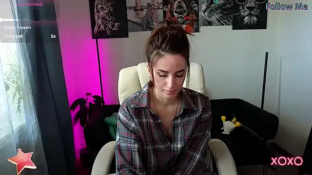 Snapshot of xx_adrihanna_xx chatting on March 19, 2025, 5:52 am xx adrihanna xx online show from March 19, 2025, 5:52 am