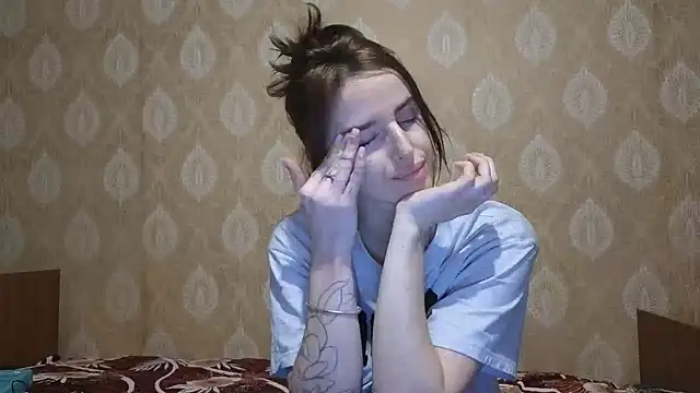 Snapshot of xx_adrihanna_xx chatting on February 24, 2026, 5:44 pm xx adrihanna xx online show from February 24, 2026, 5:44 pm