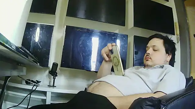 Snapshot of Bebemickey75 chatting on March 20, 2026, 5:07 pm Bebemickey75 online show from March 20, 2026, 5:07 pm