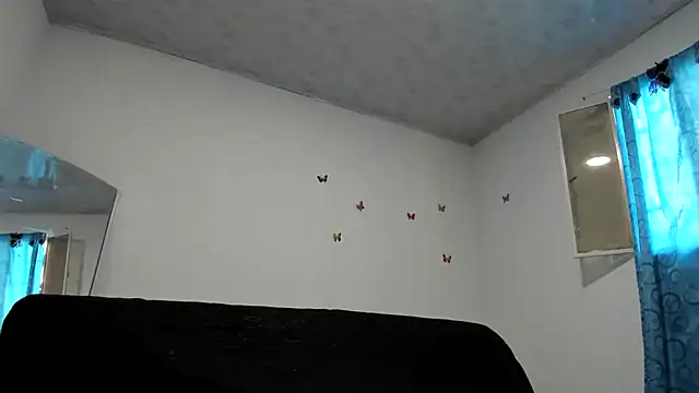 Snapshot of Angelblue_ chatting on December 23, 2024, 12:08 pm Angelblue online show from December 23, 2024, 12:08 pm