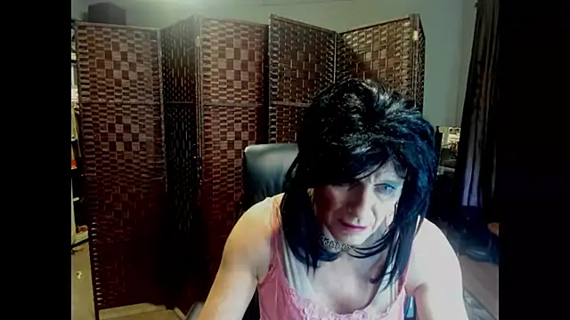 Snapshot of CharlotteAshton chatting on May 23, 2026, 1:37 pm CharlotteAshton online show from May 23, 2026, 1:37 pm