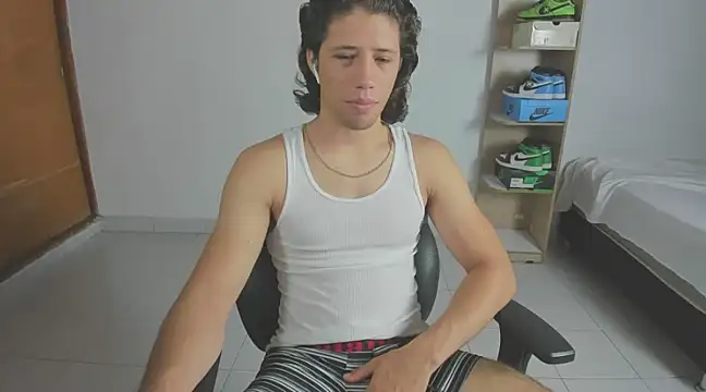 imtonny19 online show from March 3, 2025, 1:31 pm