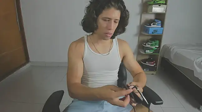 imtonny19 online show from March 8, 2025, 1:14 pm