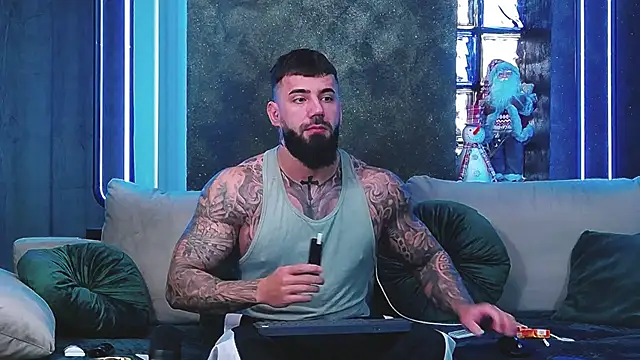 masterkingofmusclee online show from December 11, 2024, 8:58 am