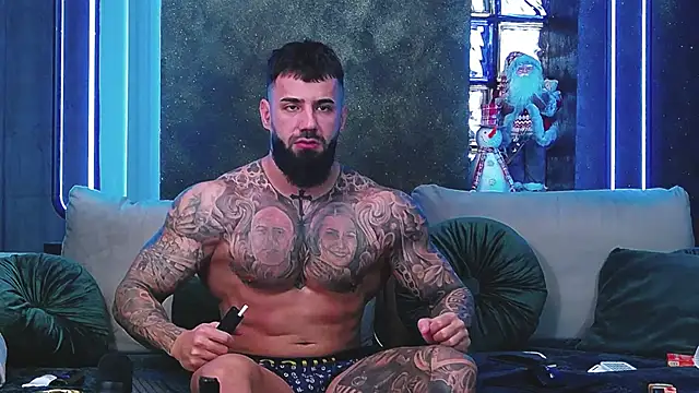 masterkingofmusclee online show from December 11, 2024, 12:44 pm