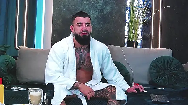 masterkingofmusclee online show from January 11, 2025, 8:00 am