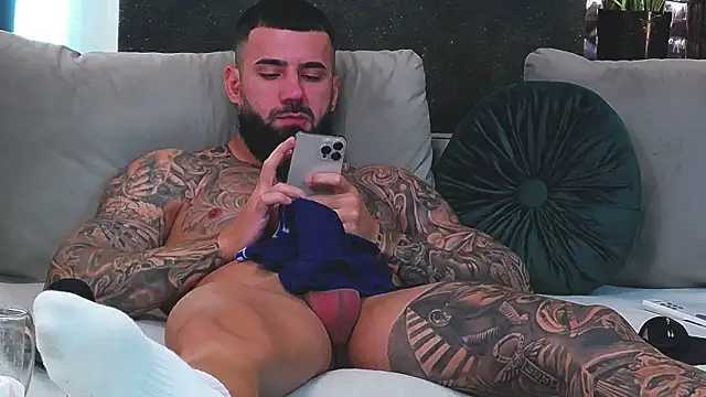 masterkingofmusclee online show from January 16, 2025, 9:27 am