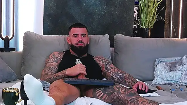 masterkingofmusclee online show from March 12, 2025, 11:31 am