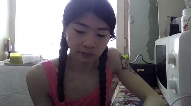 CarlyJoy online show from March 11, 2025, 7:37 am