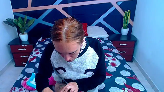 SofiaWet23 online show from September 18, 2025, 1:13 pm