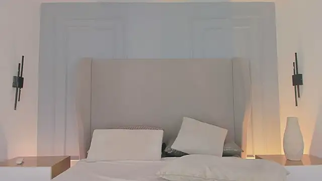 chloe d online show from March 26, 2026, 12:22 pm