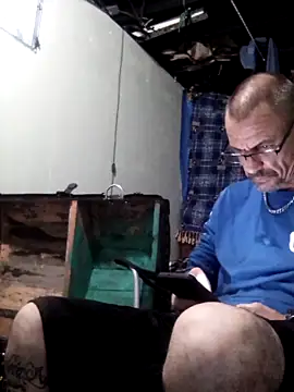 Snapshot of deepstroker42071 chatting on October 5, 2025, 9:45 pm deepstroker42071 online show from October 5, 2025, 9:45 pm